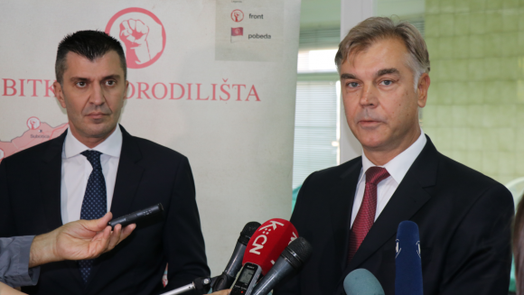 Министар за рад, запошљавање, борачка и социјална питања Зоран Ђорђевић подржао је донацију опреме у вредности од два милиона динара клиници за гинекологију и акушерство у Ћуприји, која је реализована акцијом "Заједно за бебе", у оквиру сарадње Комерцијалне банке и Фонда Б92.   Том приликом министар Ђорђевић је изјавио да ће Влада Србије увек подржати овакве и друге иницијативе када су у питању наша деца и открио да ће се ова акција наставити и убудуће.   “Наша жеља је да све болнице у Србији добију опрему 