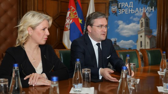 МИНИСТАР СЕЛАКОВИЋ ДОДЕЛИО БОРАЧКЕ ЛЕГИТИМАЦИЈЕ У ЗРЕЊАНИНУ