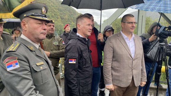 Росић на спајању застава Србије и Српске 