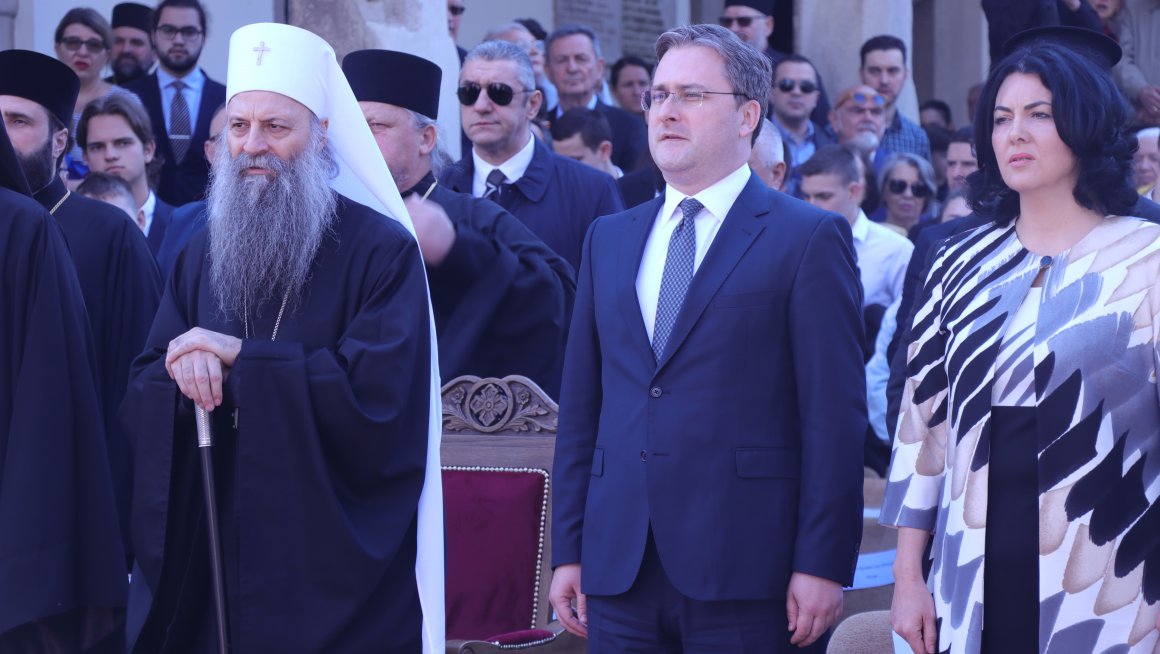 Министар Селаковић на откривању споменика патријарху Иринеју у Нишу