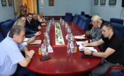 Министар Ђорђевић посетио Центар за социјали рад у Апатину