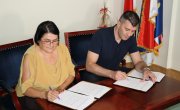 Министар Ђорђевић уручио је возило Савезу инвалида рада Војводине у Сремским Карловцима