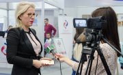 Галерија слика сајам Ј=ДНАКИ