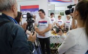 Галерија слика сајам Ј=ДНАКИ