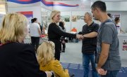 Галерија слика сајам Ј=ДНАКИ