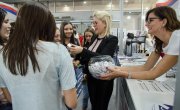 Галерија слика сајам Ј=ДНАКИ