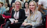 Галерија слика сајам Ј=ДНАКИ