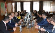Боља контрола и побољшање организационе структуре и делотворности центара за социјални рад на КиМ-у