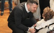 Подељени поклони и новогодишњи пакетићи деци на Белом двору