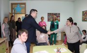 Ђорђевић посетио самохрану мајку са троје деце из Чачка