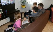 Министар Ђорђевић на 8. март у посети Сигурној кући