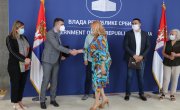 Удружењима уручени уговори за добијање средстава у циљу економског оснаживања жена из категорије једнородитељских породица