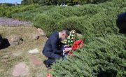 Ђорђевић положио венац на споменик V-3 крагујевачке гимназије у част сећања на стрељане ученике и учитеље