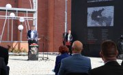 Ђорђевић положио венац на споменик V-3 крагујевачке гимназије у част сећања на стрељане ученике и учитеље
