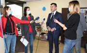 Ђорђевић обишао кол центар поводом обележавања јубилеја Дечијег саветодавног телефона- Надел Србија