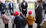 Министарка Кисић Тепавчевић: Новогодишњи поклони за децу из Звечанске