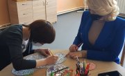 Кисић Тепавчевић са корисницима Установе за децу и младе „Сремчица“ на манифестацији „Ускршње чаролије“