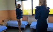 Кисић Тепавчевић са корисницима Установе за децу и младе „Сремчица“ на манифестацији „Ускршње чаролије“
