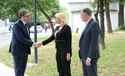 Председник Вучић и министарка Кисић Тепавчевић положили венац на Споменик јунацима са Кошара