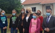 Кисић Тепавчевић посетила породицу Јаковљевић у мионичком селу Попадић