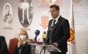 Државни секретар Јанић положио венац поводом 80 година од стрељања талаца у Краљеву