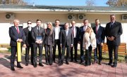 Компанија „Stadler Bussnang AG“ поклонила деци у Звечанској 300 килограма чоколаде