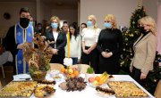 Министарка Кисић Тепавчевић на Бадњи дан са корисницима Установе за децу и младе „Сремчица“