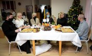 Министарка Кисић Тепавчевић на Бадњи дан са корисницима Установе за децу и младе „Сремчица“
