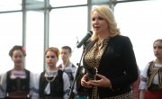 Министарка проф. др Дарија Кисић отворила манифестацију  „Ко се лепо носи, тај се и поноси“ 