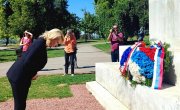 Кисић положила венац на Споменик захвалности Француској
