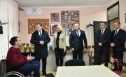 Амбасада Јапана донирала возило за особе са инвалидитетом у Шапцу