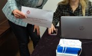 Министарство наставља подршку Савезу слепих Србије – помоћница министра на акцији „Покуцај ми књигом на врата“