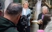 Министарство наставља подршку Савезу слепих Србије – помоћница министра на акцији „Покуцај ми књигом на врата“