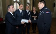 МИНИСТАР СЕЛАКОВИЋ ДОДЕЛИО БОРАЧКЕ ЛЕГИТИМАЦИЈЕ У ЗРЕЊАНИНУ