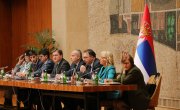 Министар за рад, запошљавање, борачка и социјална питања Никола Селаковић одржао је други по реду састанак са директорима свих центара за социјални рад у Србији, како би на заједнички начин дефинисали планове и приоритете у раду ових институција у наредном периоду.  Министар Селаковић је указао да је потребно да сви центри за социјални рад, њих 141, посебну пажњу посвете ефикасном коришћењу новог оперативног система СОЗИС, чија је примена отпочела крајем прошле године. Он је навео да овај систем са једне ст