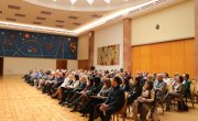 Министар за рад, запошљавање, борачка и социјална питања Никола Селаковић одржао је други по реду састанак са директорима свих центара за социјални рад у Србији, како би на заједнички начин дефинисали планове и приоритете у раду ових институција у наредном периоду.  Министар Селаковић је указао да је потребно да сви центри за социјални рад, њих 141, посебну пажњу посвете ефикасном коришћењу новог оперативног система СОЗИС, чија је примена отпочела крајем прошле године. Он је навео да овај систем са једне ст