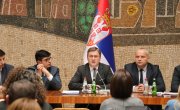 Министар за рад, запошљавање, борачка и социјална питања Никола Селаковић одржао је други по реду састанак са директорима свих центара за социјални рад у Србији, како би на заједнички начин дефинисали планове и приоритете у раду ових институција у наредном периоду.  Министар Селаковић је указао да је потребно да сви центри за социјални рад, њих 141, посебну пажњу посвете ефикасном коришћењу новог оперативног система СОЗИС, чија је примена отпочела крајем прошле године. Он је навео да овај систем са једне ст