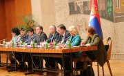 Министар за рад, запошљавање, борачка и социјална питања Никола Селаковић одржао је други по реду састанак са директорима свих центара за социјални рад у Србији, како би на заједнички начин дефинисали планове и приоритете у раду ових институција у наредном периоду.  Министар Селаковић је указао да је потребно да сви центри за социјални рад, њих 141, посебну пажњу посвете ефикасном коришћењу новог оперативног система СОЗИС, чија је примена отпочела крајем прошле године. Он је навео да овај систем са једне ст