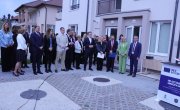 Селаковић на додели социјалних станова 12 породица у Чачку