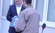 Селаковић на додели социјалних станова 12 породица у Чачку