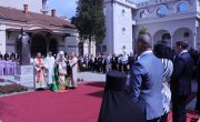 Министар Селаковић на откривању споменика патријарху Иринеју у Нишу