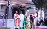 Министар Селаковић на откривању споменика патријарху Иринеју у Нишу