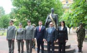 Делгација Министартсва положила венац на споменик војводи Шупљикцу