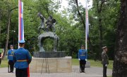 Председник Народне скупштине Р. Србије Орлић  и министар Селаковић положили венац на Споменик херојима са Кошара