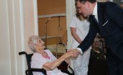 Министар Селаковић обишао Домско одељење за смештај старих лица у Деспотовцу
