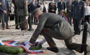  Положени венци у Гувији