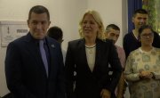 Барошевић на примопредаји донације Јапана удружењу „Бисер“ у Србобрану