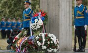 Министар Селаковић на обележавању Дана сећања на страдање Срба, Рома и Јевреја у Јајинцима 
