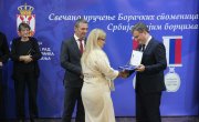 Министар Селаковић данас у Медвеђи доделио прве групне Борачке споменице