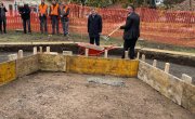 Министар Селаковић у Бачкој Тополи  на полагању камена темељца за Споменик палим борцима 1990 – 1999. године